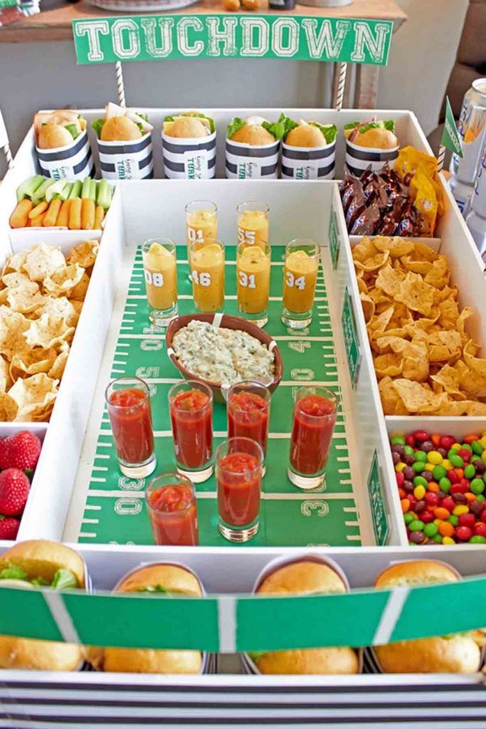 The Ultimate Guide to Super Bowl Party Food: From Classics to Creative Twists